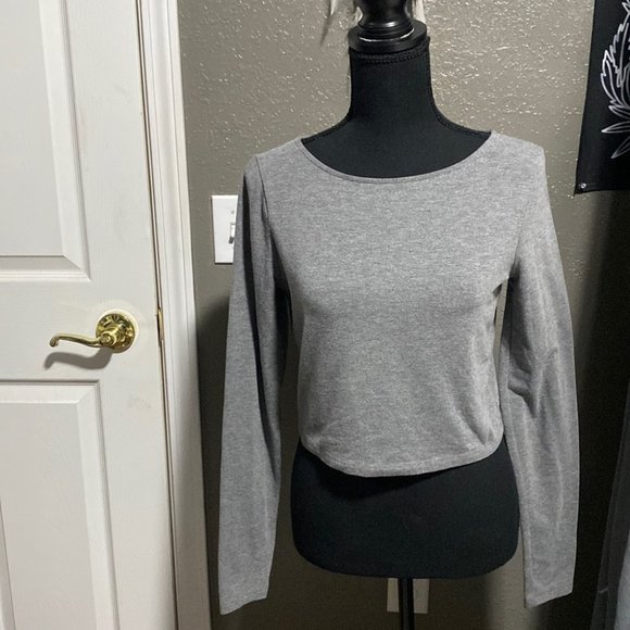 Forever 21 Tops - Gray Forever 21 Long Sleeve